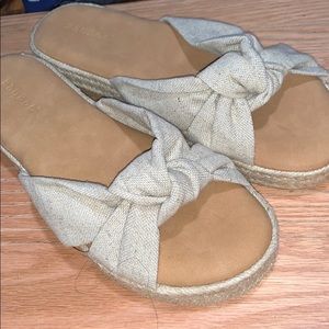 BRAND NEW women sandals